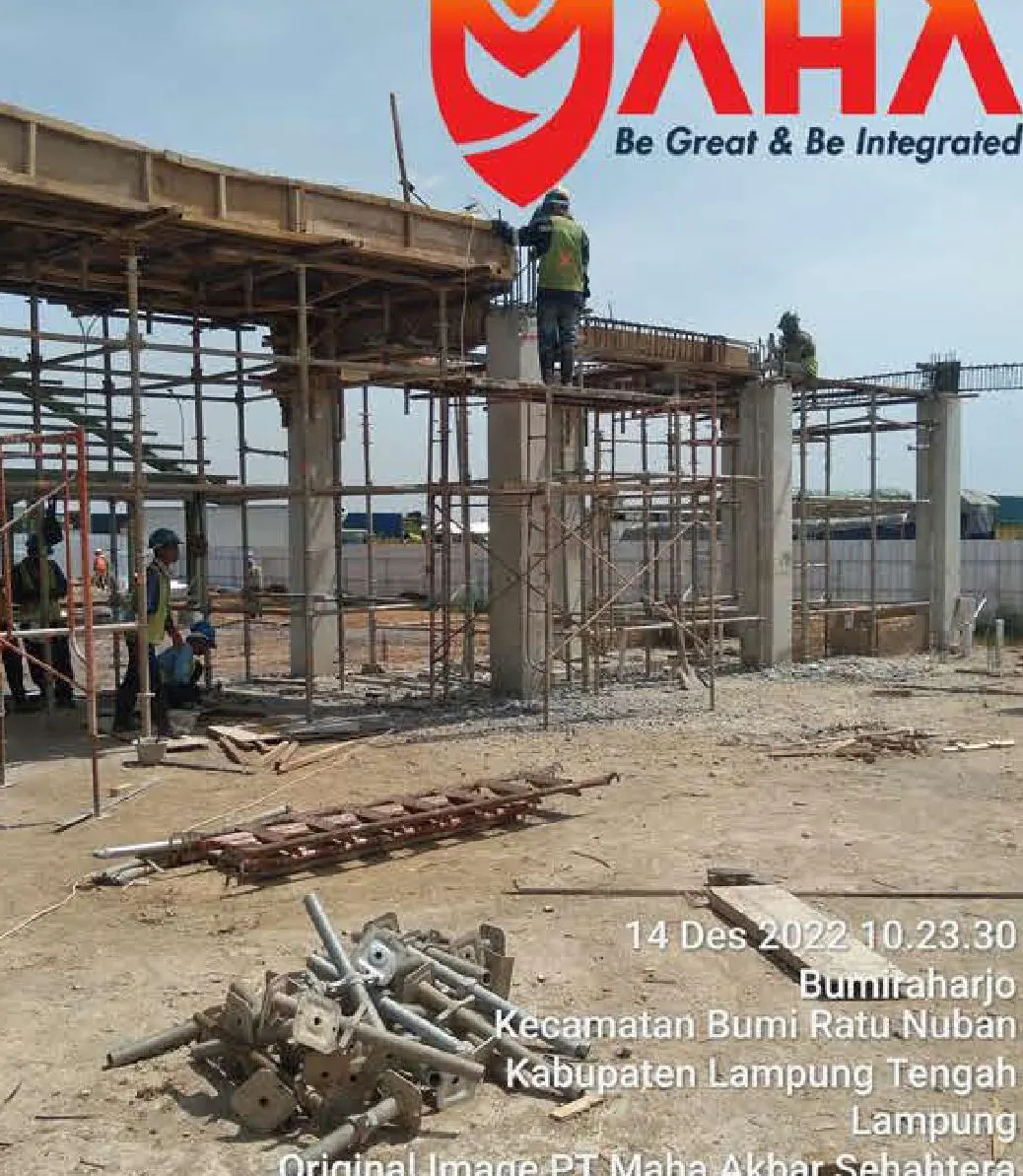 Struktur beton dan scaffolding bangunan rest area